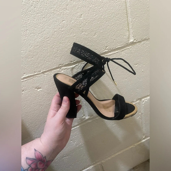 Women’s Disney x call it spring Alice through the looking glass  womens heels - Picture 17 of 17